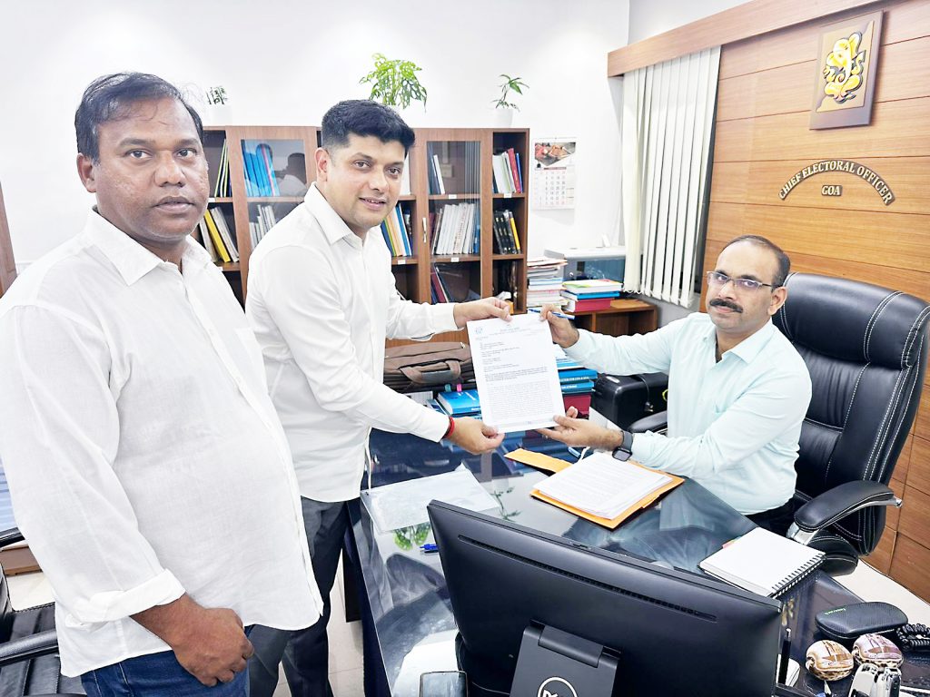 Congress in favor of 'Truth Power'; BJP to 'was'