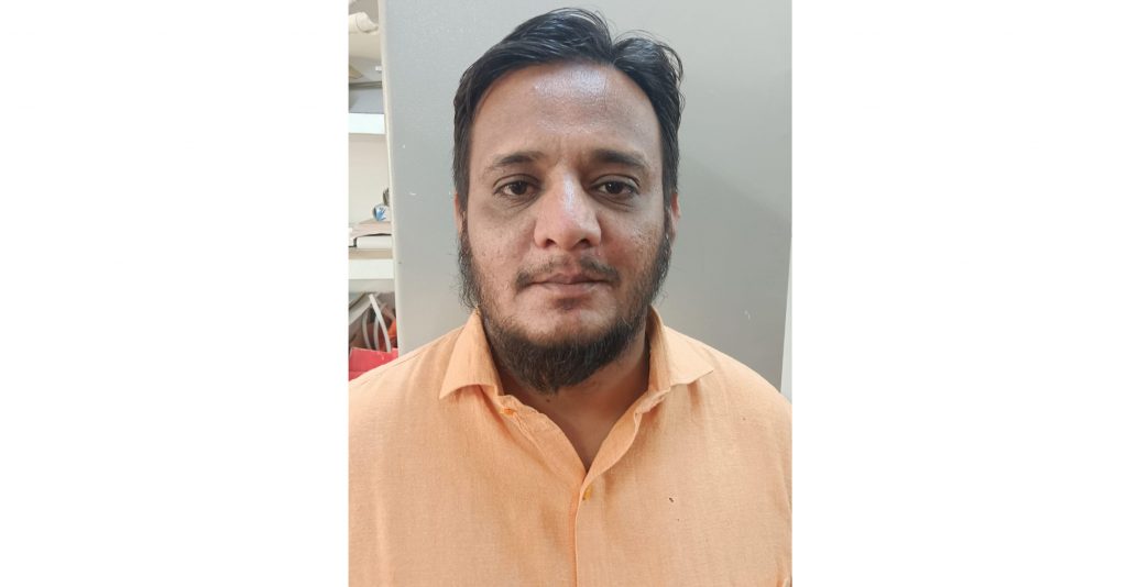 Gajaad blocking airgun on bus driver