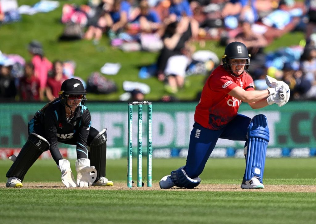 इंग्लंड महिला संघाचा सलग दुसरा विजय England Women's second win in a row