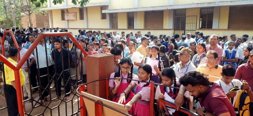 दहावीचा पहिला पेपर सुरळीत First paper of class 10 smooth