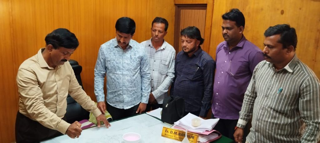 जि. पं. चा विभागीय अभियंता लोकायुक्तांच्या जाळ्यात Dist. Pt. Divisional Engineer of Lokayukta