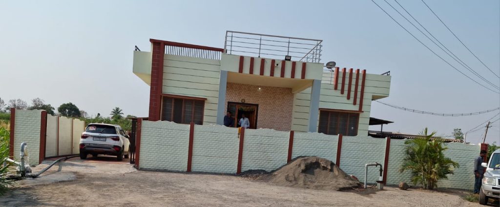 निडगुंदी पीडीओच्या निवासावर छापा Raid the Nidgundi PDO's residence