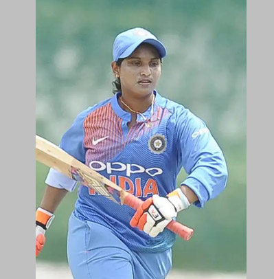 अनुजा पाटीलच्या शतकाने पश्चिम विभाग सुस्थितीत Anuja Patil's century puts West Division in good shape