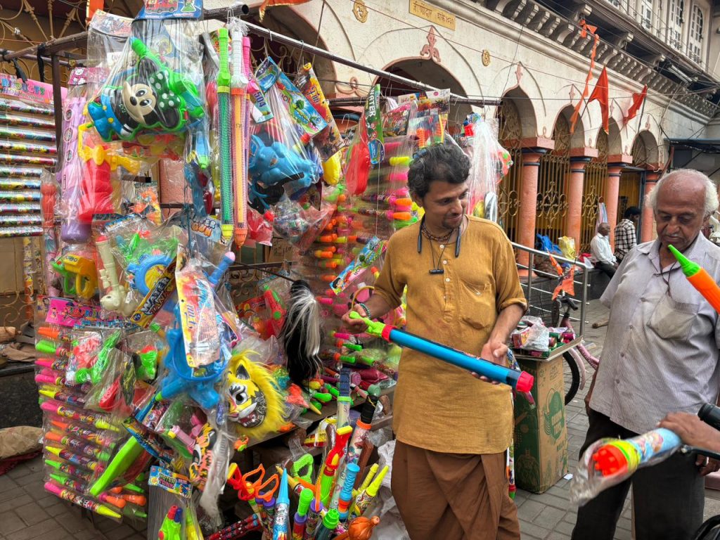 शहापूर, वडगावमध्ये आज रंगपंचमी Rangpanchami today in Shahapur, Vadgaon