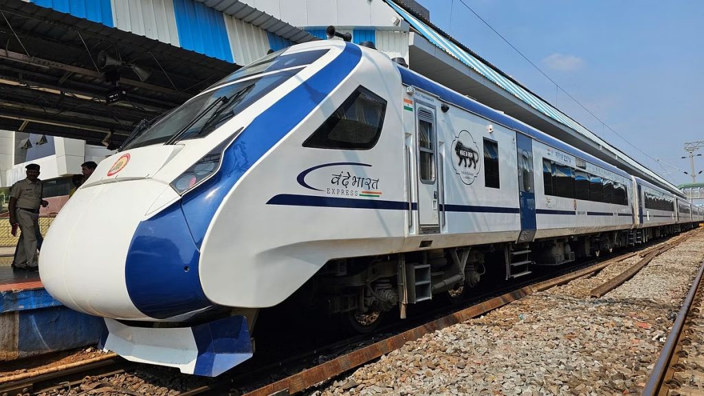 हुबळी-पुणे वंदे भारत एक्स्प्रेसची यशस्वी धाव Successful run of Hubli-Pune Vande Bharat Express