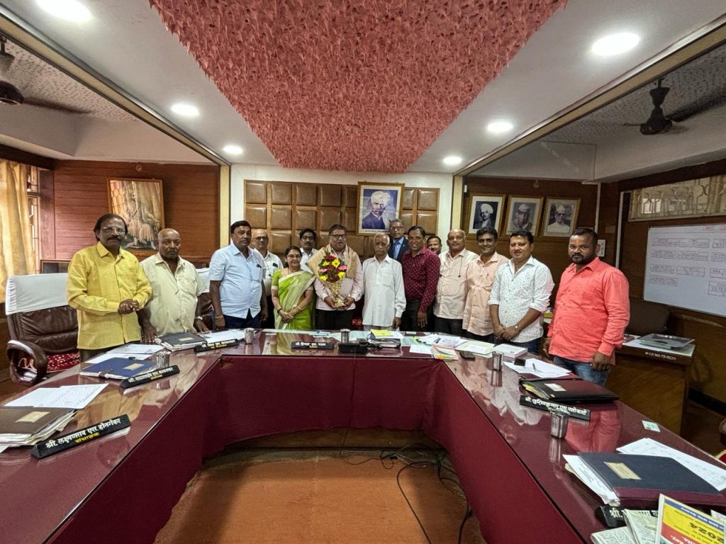 Balasaheb Kakatkar felicitated by Maratha Bank