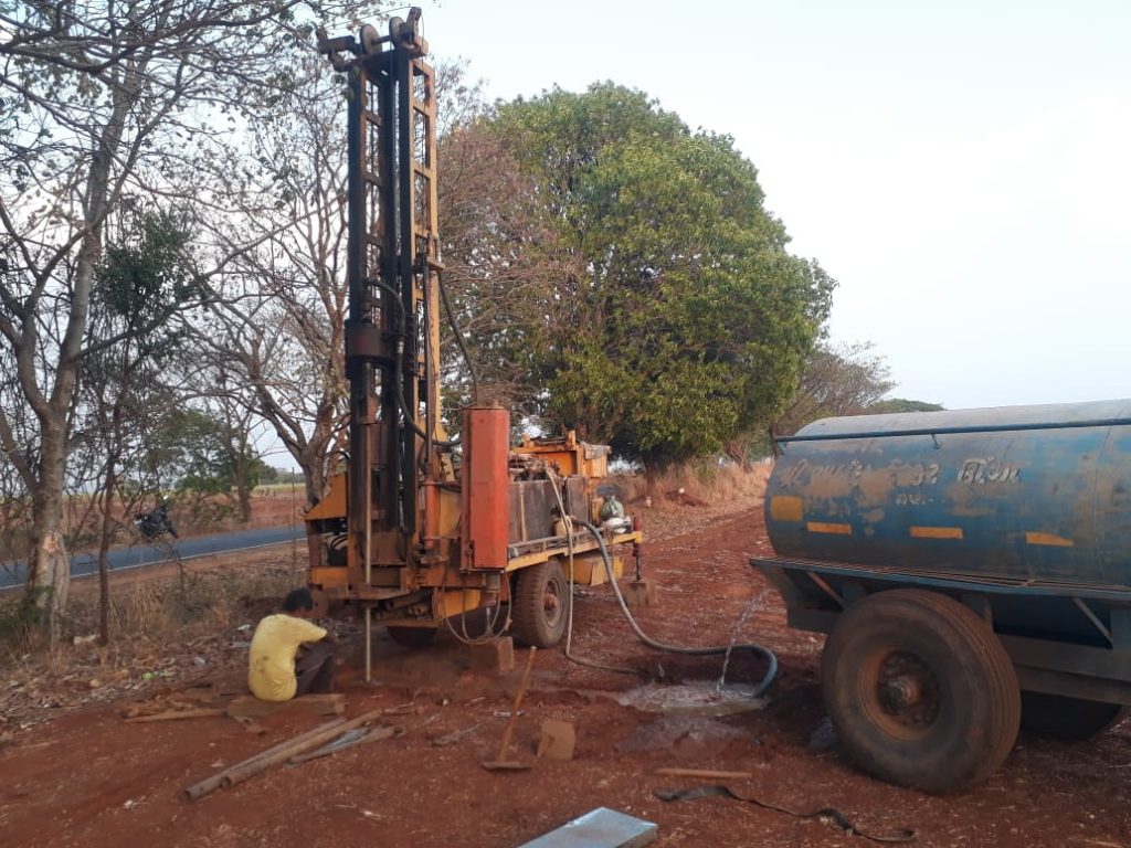 रिंगरोडसाठी अगसगेजवळ ड्रिलिंगचे काम सुरू Drilling work started near Agsage for ring road