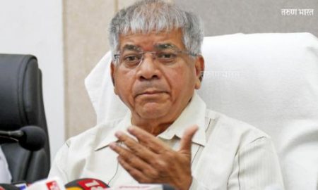 ‘महाविकास’मधून बाहेर पडणार नाही…पण त्यांनी आपापसातील वाद मिटवावा- प्रकाश आंबेडकर prakash Ambedkar