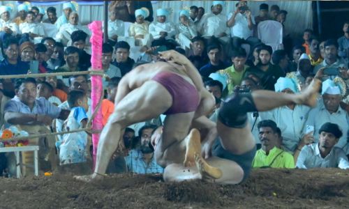 राशिवडेच्या मैदानात सिकंदरचीच बाजी ! हरियाणा केसरीचा मल्ल सोनुकुमार पराभूत