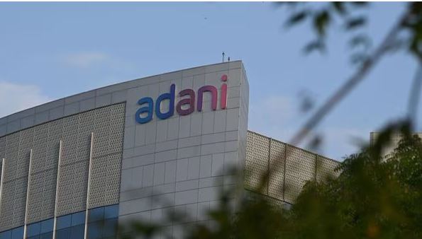 आगामी आर्थिक वर्षात अदानी समूह करणार 1.2 लाख कोटींची गुंतवणूक Adani group will invest 1.2 lakh crores