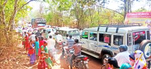 Huge crowd of devotees on Karambal-Bekwad Yatra