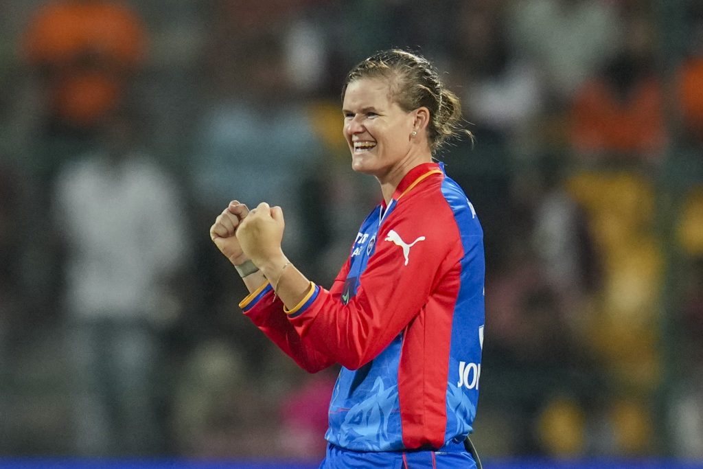 दिल्लीचा गुजरातवर 25 धावांनी विजय Delhi win over Gujarat by 25 runs