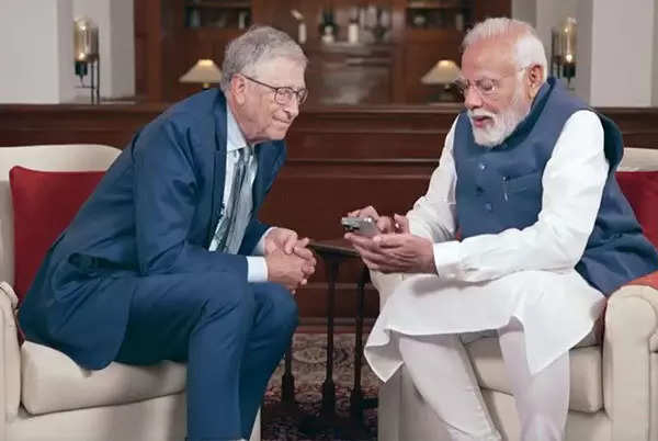 कृत्रिम बुद्धीमत्ता ठरु शकते धोकादायक Artificial intelligence can be dangerous