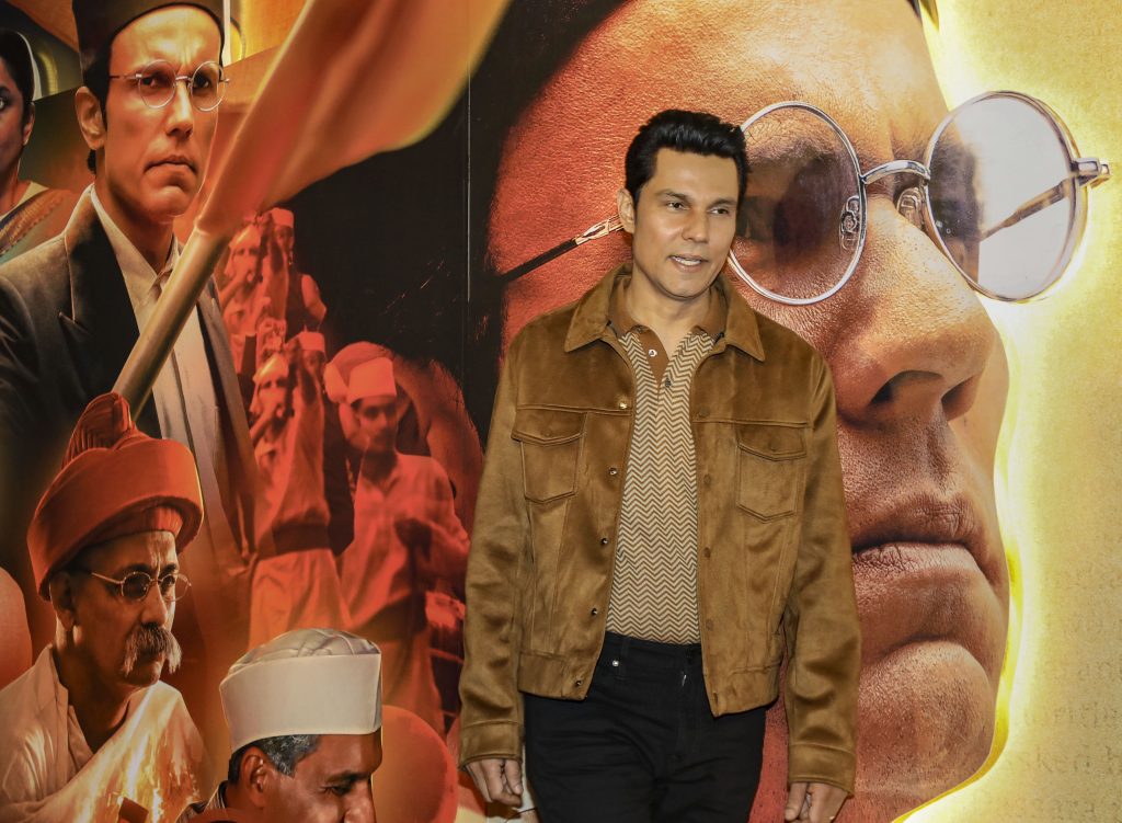 रणदीप हुड्डाच्या आधारित ‘स्वतंत्र्यवीर सावरकर’ ट्रेलर लाँच 'Swatantryaveer Savarkar' trailer launch based on Randeep Hooda