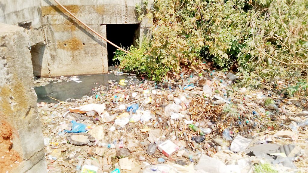 Bad smell due to filling of drain near Piranwad