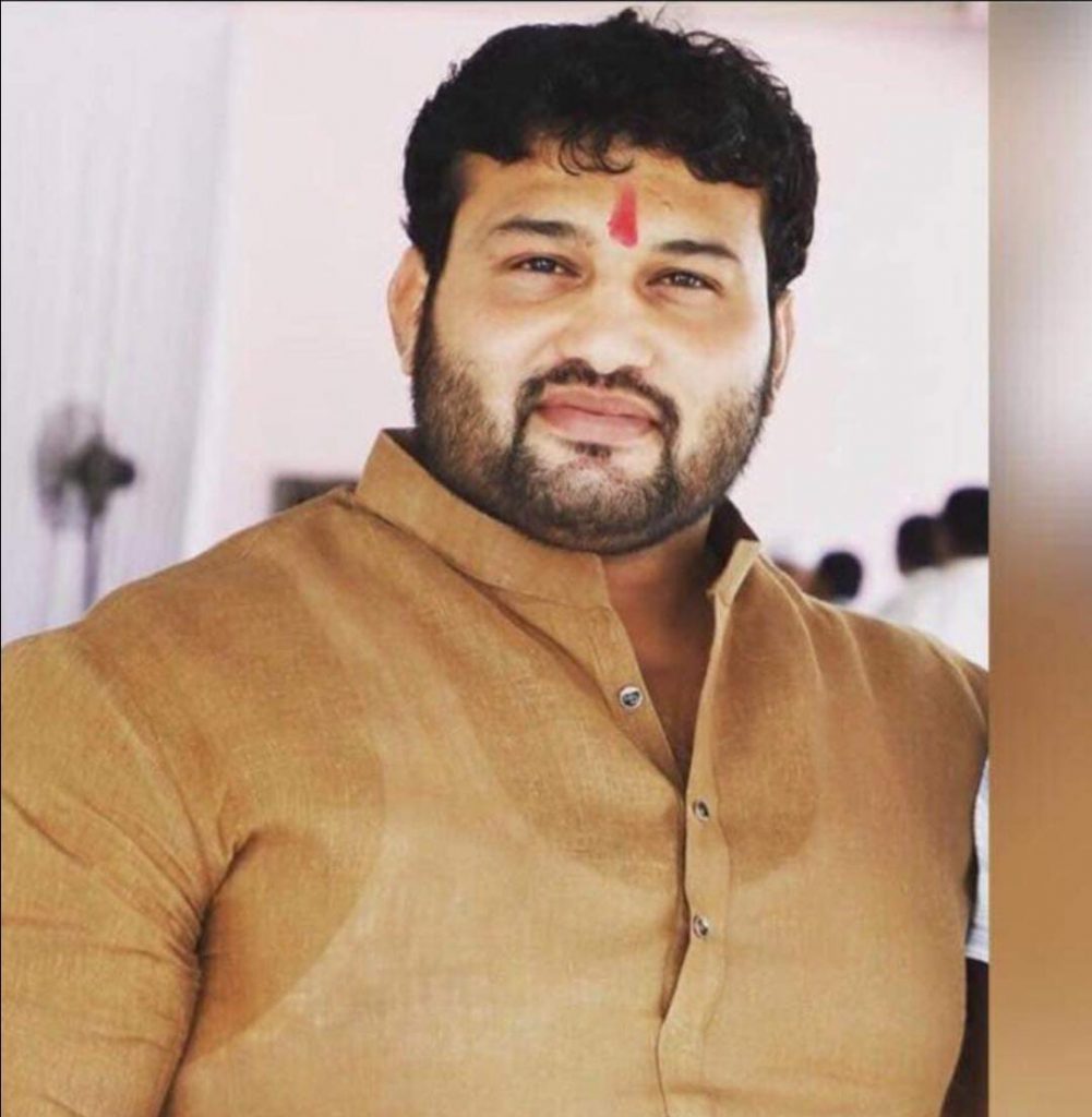 अखेरीस पैलवानांचे ठरले…! पै. चंद्रहार पाटील शिवबंधन बांधणार Finally the wrestlers decided...!