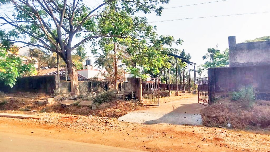 Demand for the construction of a protective wall for the cemetery