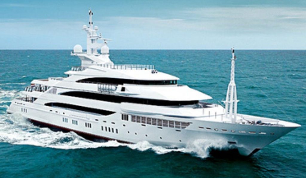 जगातील सर्वात महागडी नौका भारतीयाकडे World's most expensive yacht to Indian