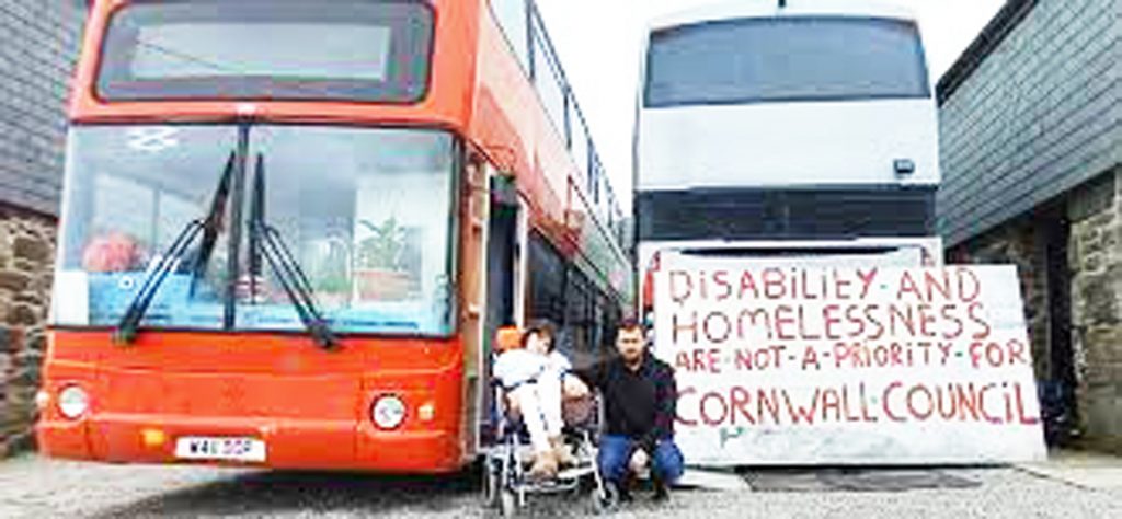 A family of 8 lives in the bus