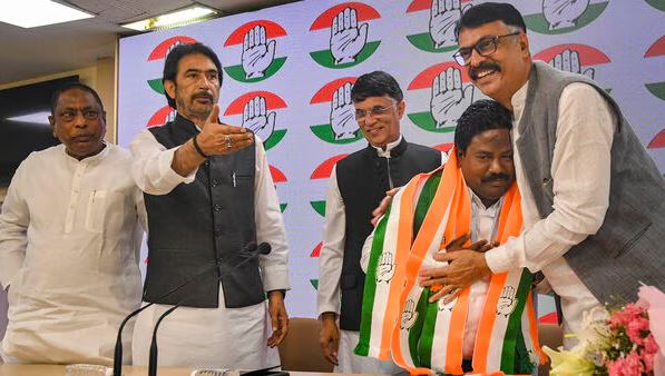 BJP MLA joins Congress in Jharkhand