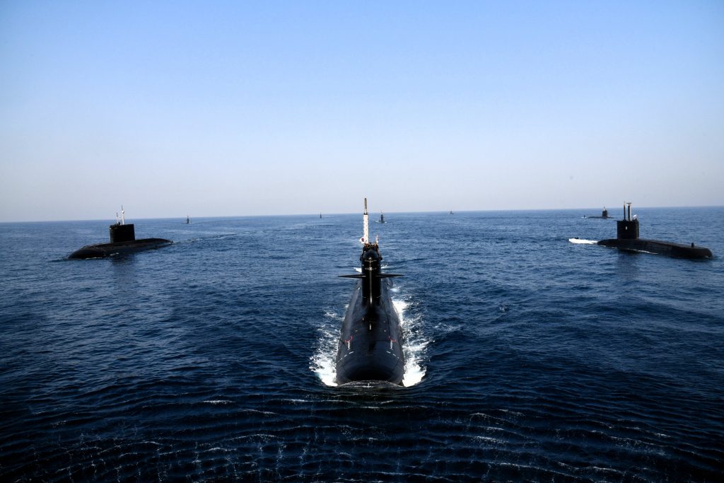 भारतीय नौदलाकडून शक्तिप्रदर्शन A show of strength by the Indian Navy