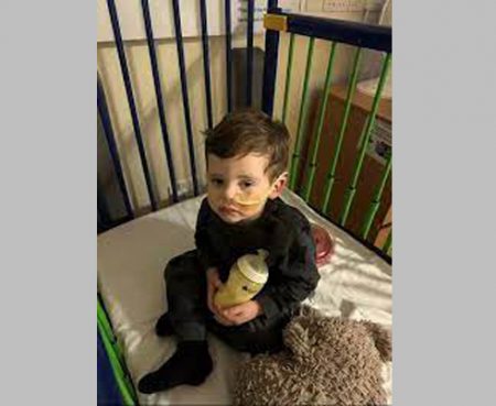 3 वर्षांच्या बालकाला अजब आजार A 3-year-old child has a strange illness