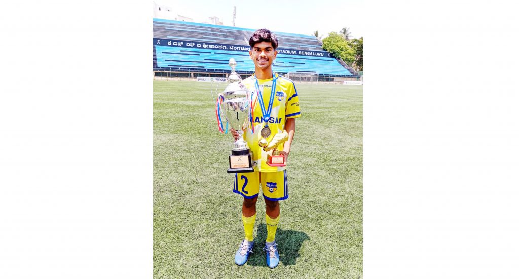 Sudarshan Mahadik was awarded the title of Best Defender