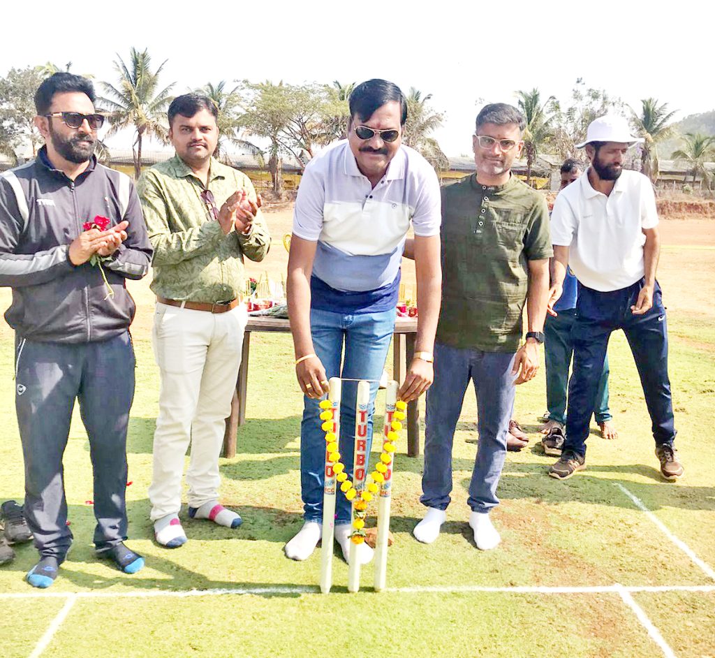 Rogers Club's winning salute