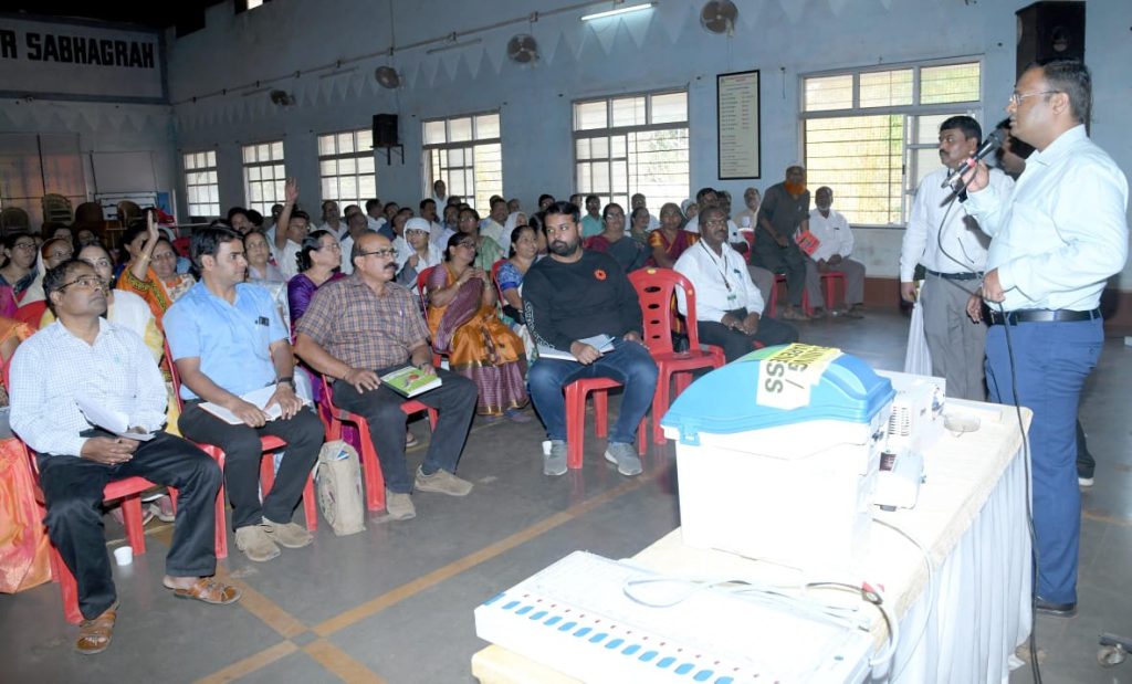 Notice to polling station officials to be alert