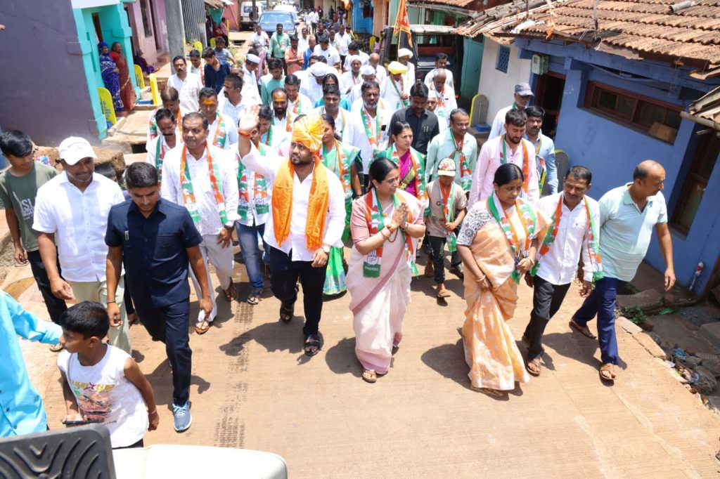 उचगाव ग्रामस्थांनी भरघोस मतदान करून साथ द्या Uchgaon villagers should support by voting in large numbers