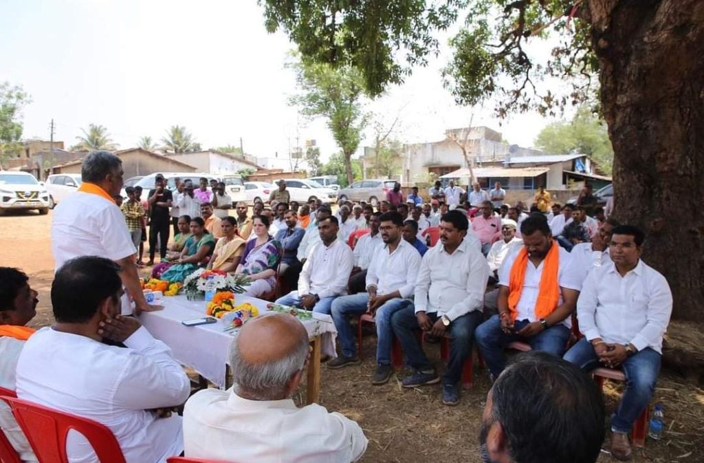 जगदीश शेट्टर यांचा ग्रामीणमध्ये जोरदार प्रचार Jagdish Shettar's vigorous campaigning in rural areas