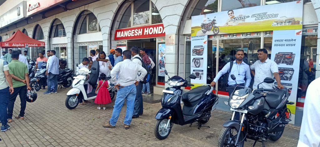 शहर परिसरात गुढीपाडवा उत्साहात Gudhipadwa in city area in excitement