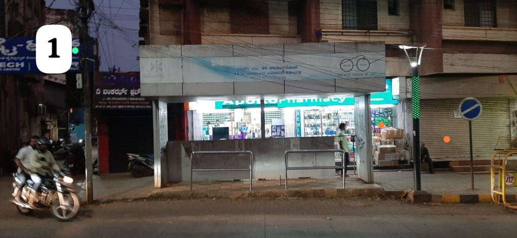 स्मार्ट सिटीच्या बसथांब्यांची दयनीय अवस्था Poor condition of smart city bus stands