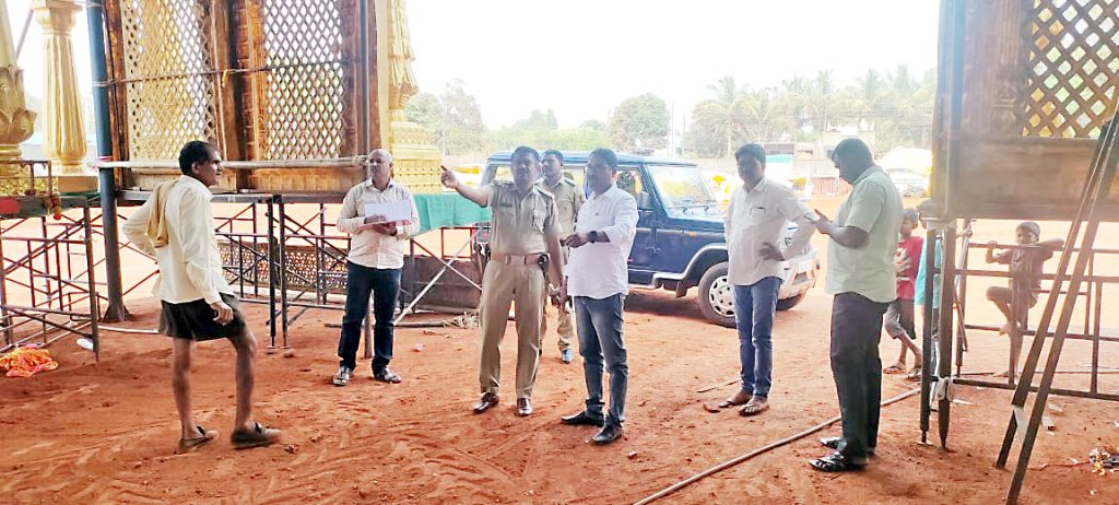 Rural police visit Bijgarni village to make the yatra smooth