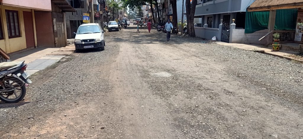 कपिलेश्वर कॉलनीतील ‘त्या’ रस्त्याचे डांबरीकरण करण्याची मागणी Demand for asphalting of 'that' road in Kapileshwar Colony