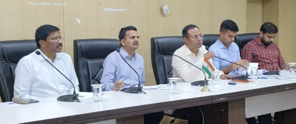 राजकीय पक्षांच्या खर्चावर आयोगाची नजर Commission to monitor expenditure of political parties