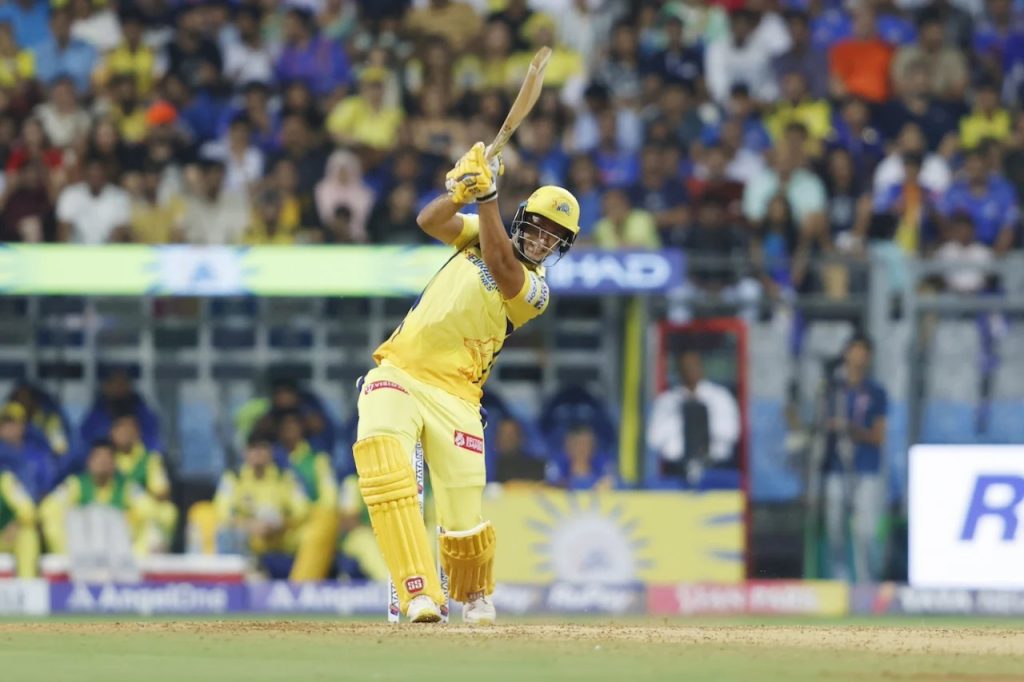 चेन्नई सुपर किंग्जसची मुंबईत ‘दादागिरी’ 'Bullying' of Chennai Super Kings in Mumbai
