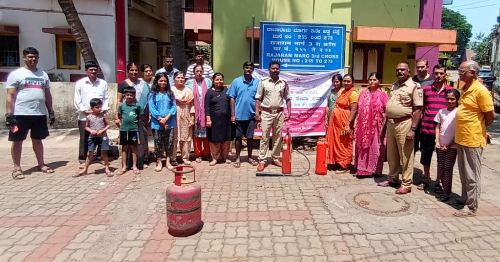 Demonstrations in the city on behalf of the fire brigade
