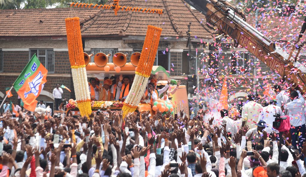 भव्य मिरवणुकीने जगदीश शेट्टर यांचा अर्ज दाखल Jagdish Shettar's application was filed with a grand procession