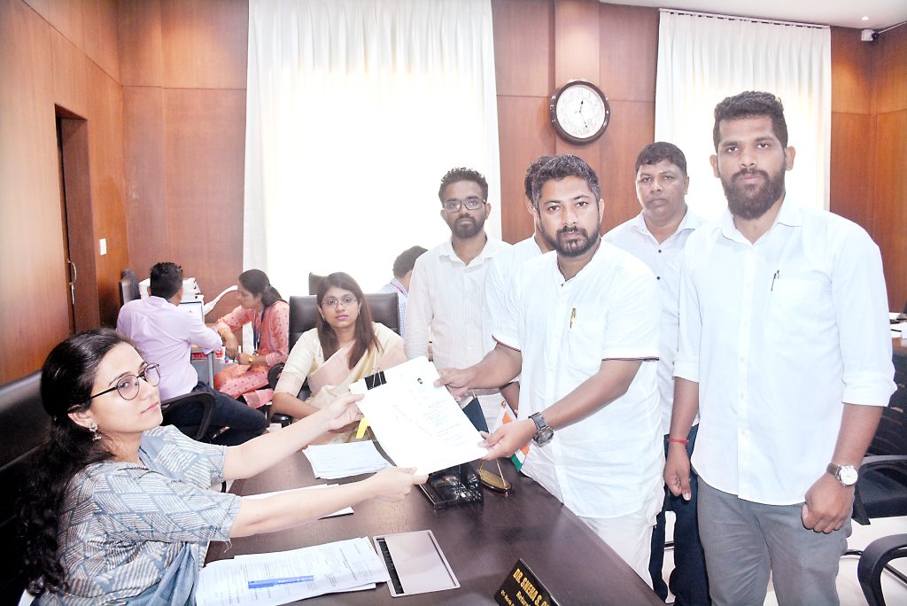 आरजीपीचे रूबर्ट, मनोज यांचे अर्ज सादर Submission of application by Rubert, Manoj of RGP