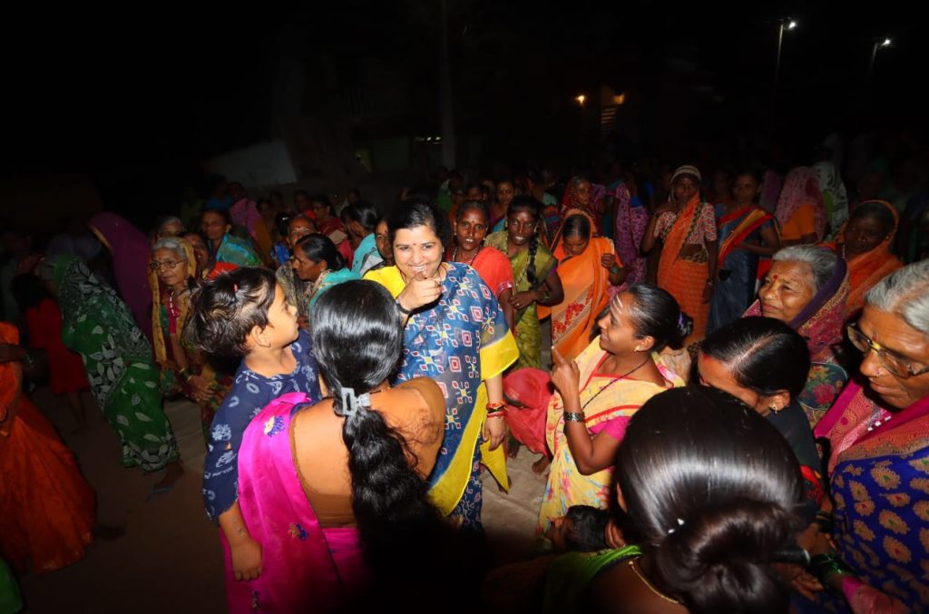 People should believe and give opportunity to lead in Delhi