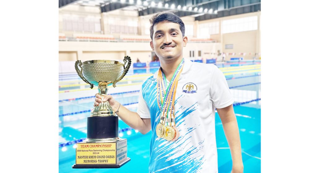 Swatik Patil wins gold in national swimming competition