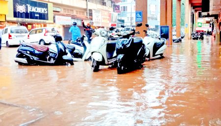 Due to untimely rains, the works of 'Smart City' will be stopped