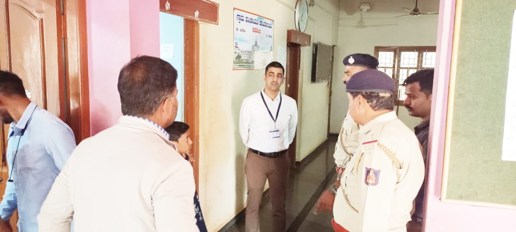 Visit of DIG Pawan Kumar to Kadoli Gram Panchayat