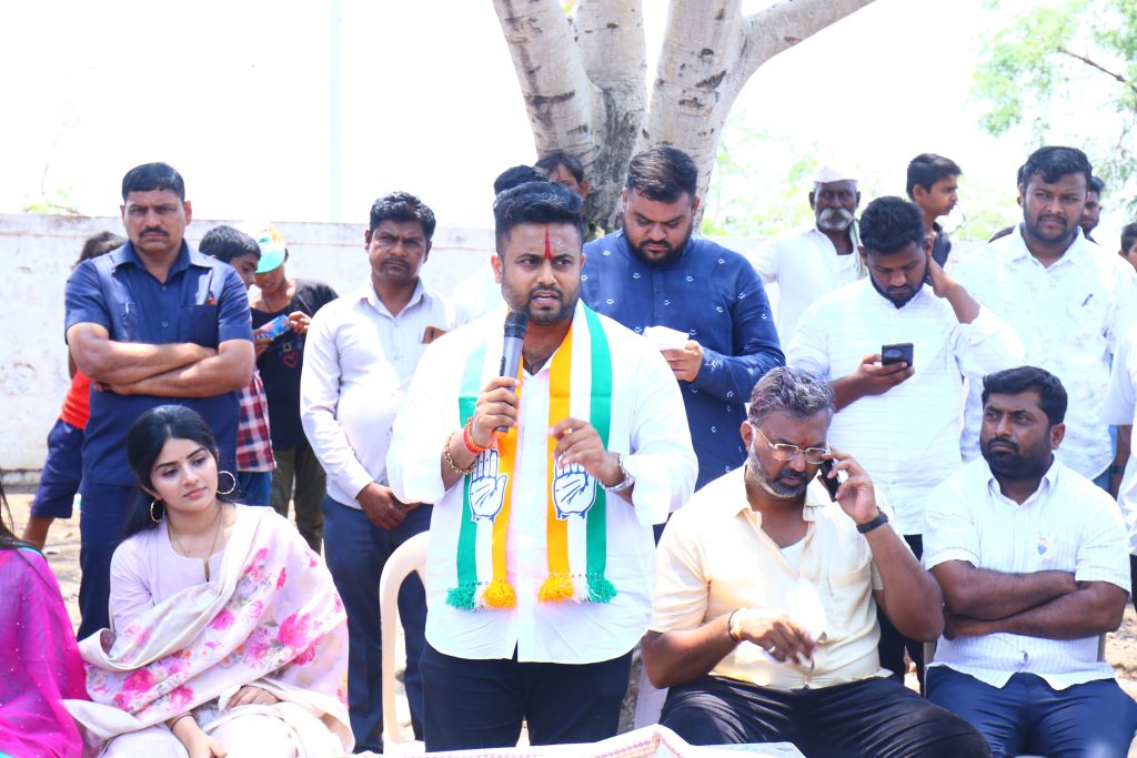 Actresses attend Mrinal Hebbalkar's promotions