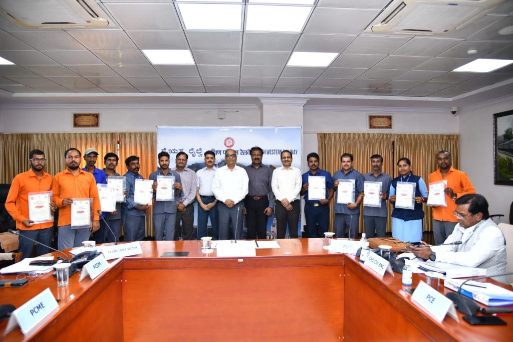 Employees felicitated by Northern Railway Department
