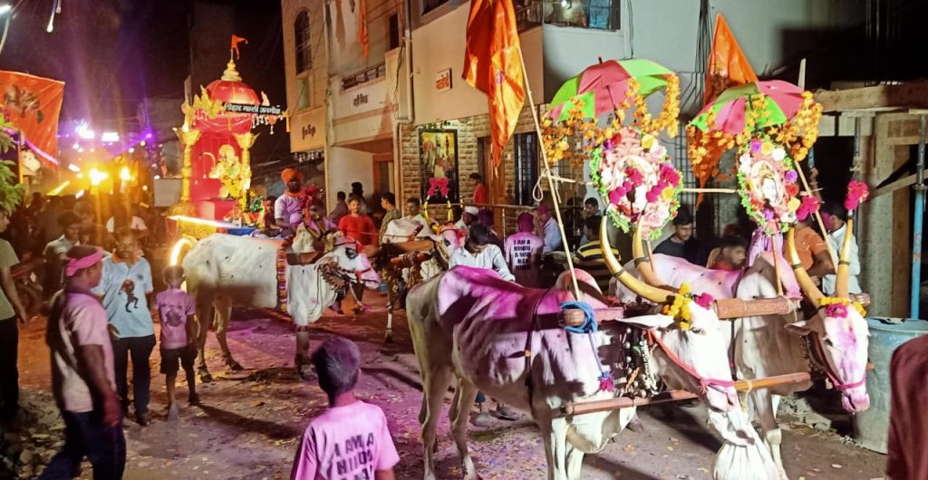 A grand procession of Ambilgadis in Angol