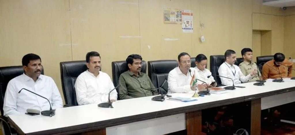 …तर स्टार प्रचारकांचा खर्च उमेदवारांच्या नावावर ...while the cost of star campaigners in the name of the candidates