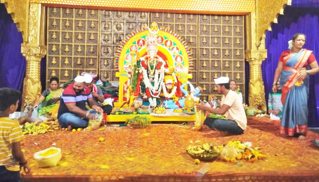 Devotees throng to pay OT to Benkanhalli Mahalakshmi Devi