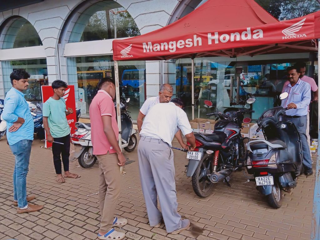 महिनाभराचा अवधी; वाहनचालकांची गर्दी A period of one month; Congestion of drivers